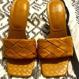 NEW Rilista Braided Square Toe Heeled Sandals Womens 8.5 Block Heel